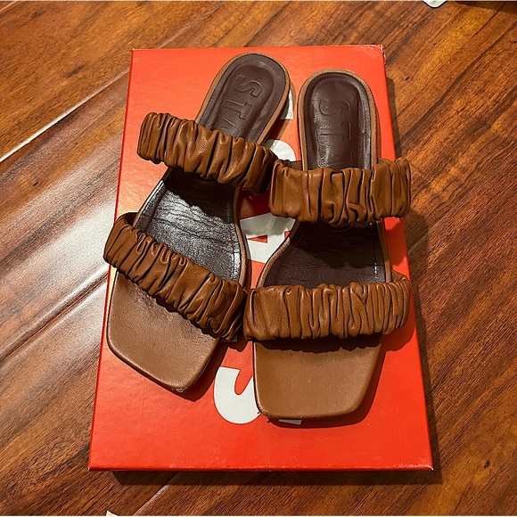 Used Staud Maya Ruched Leather Slides in Tan - Picture 1 of 10